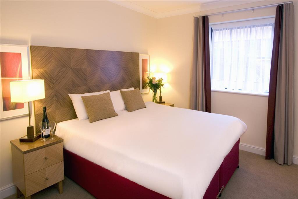 Premier Suites Bristol Cabot Room photo